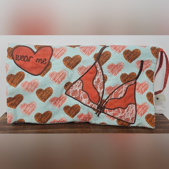 Wash Me Wear Me Intimates Double-Sided Hearts Travel Laundry Bag New - Picture 1 of 8